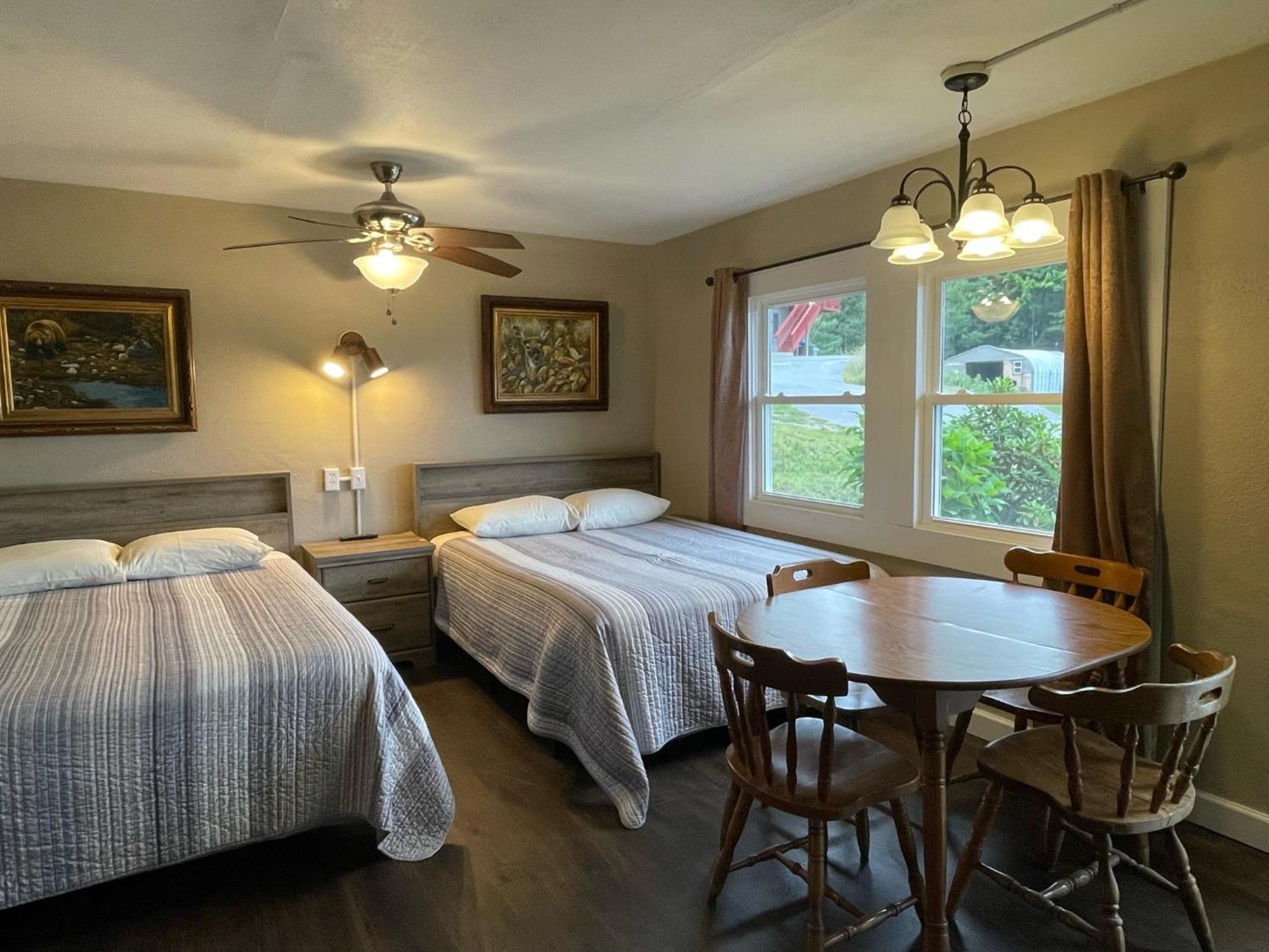 Hill View Motel And Cottages Lake George Oda fotoğraf