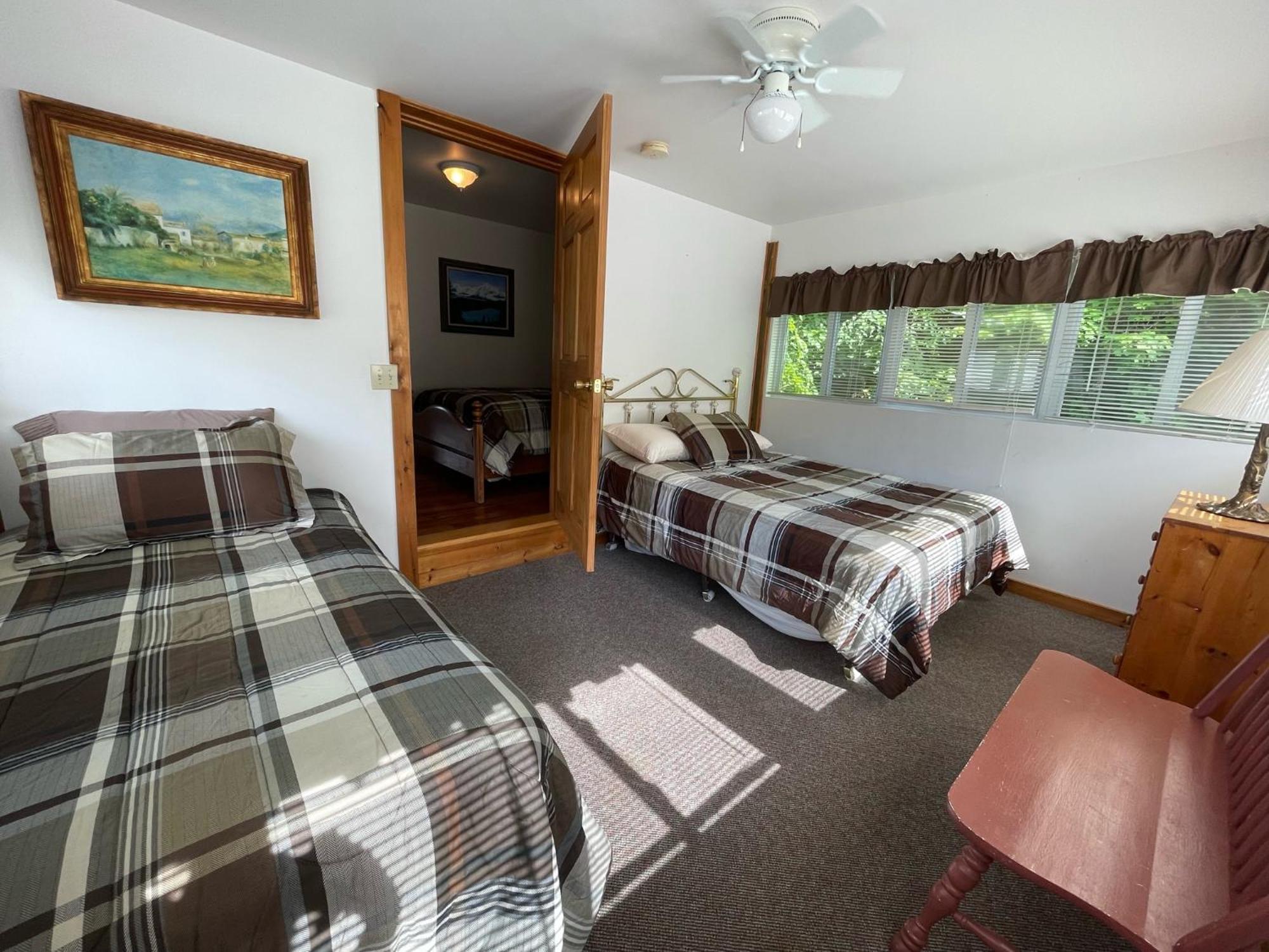 Hill View Motel And Cottages Lake George Oda fotoğraf